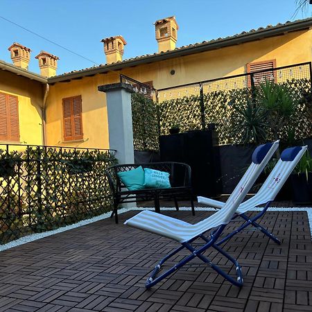 Апартаменты La Terrazza In Centro Тревильо Экстерьер фото